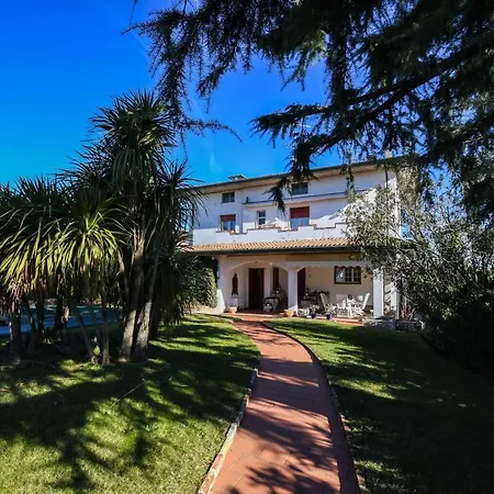 Apartment Desenzanoloft A Casa Di Vanda Desenzano del Garda