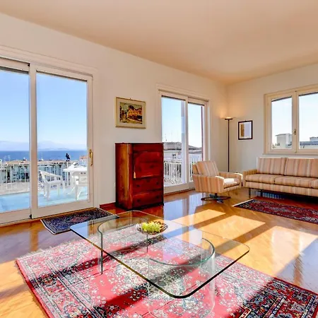 Desenzanoloft A Casa Di Vanda * Desenzano del Garda
