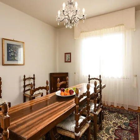 Desenzanoloft A Casa Di Vanda Desenzano del Garda