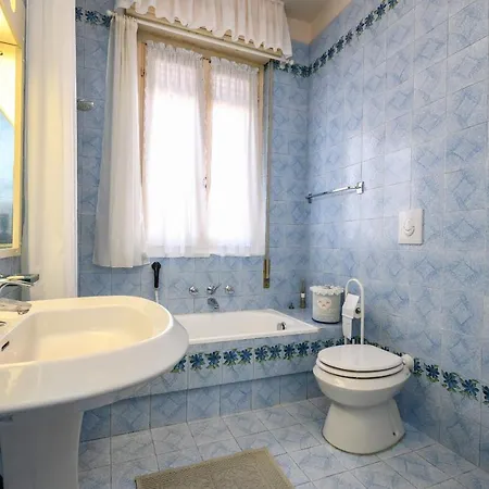 Apartment Desenzanoloft A Casa Di Vanda Desenzano del Garda