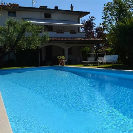 Apartment Desenzanoloft A Casa Di Vanda Desenzano del Garda